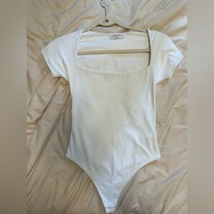 Aritzia Babaton Squareneck Bodysuit
